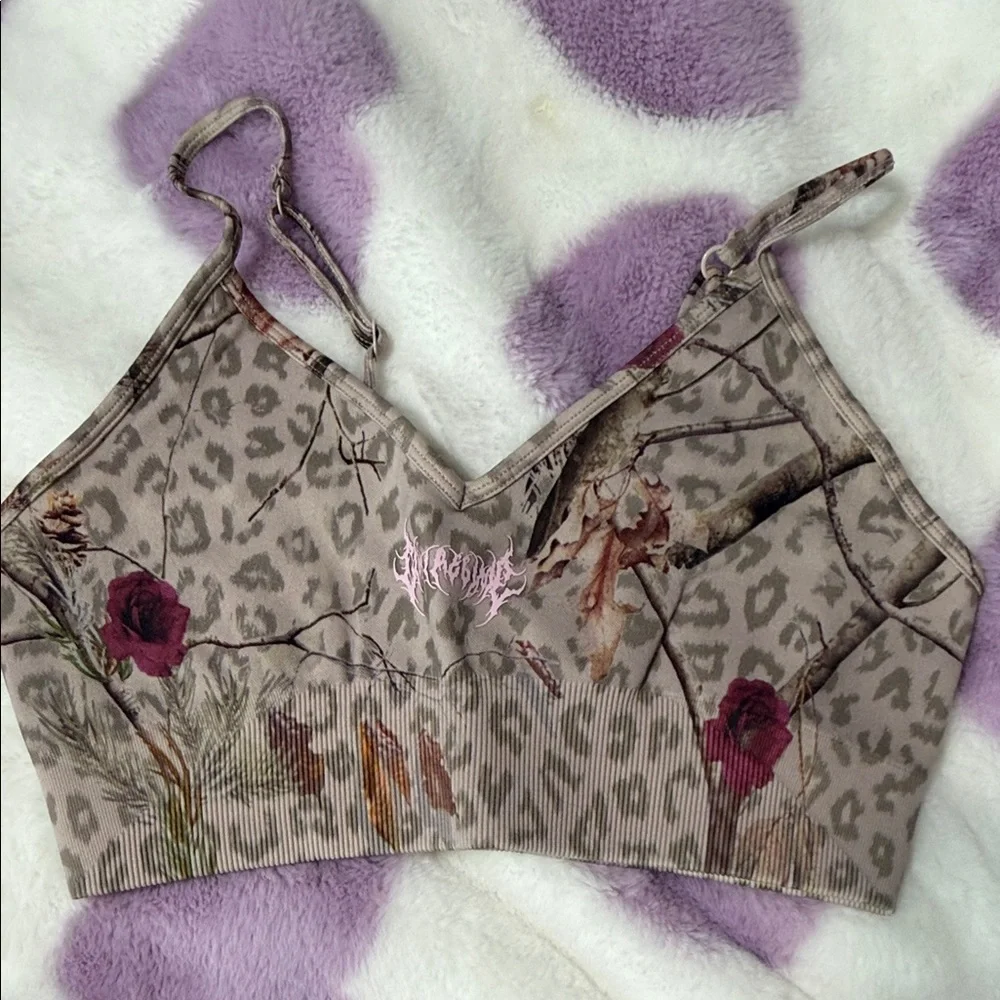 Elegant Floral Leopard Print Pajama Set - Picture 3 of 5